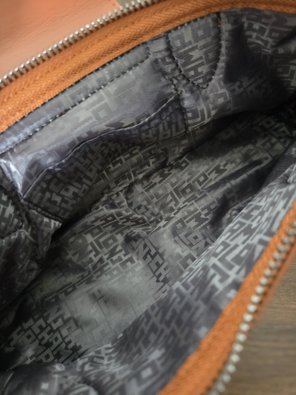 Longchamp Tan Leather Shoulder Bag - Picture 11 of 13